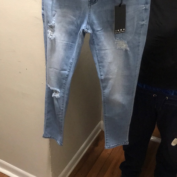 Jeans - Picture 3 of 3